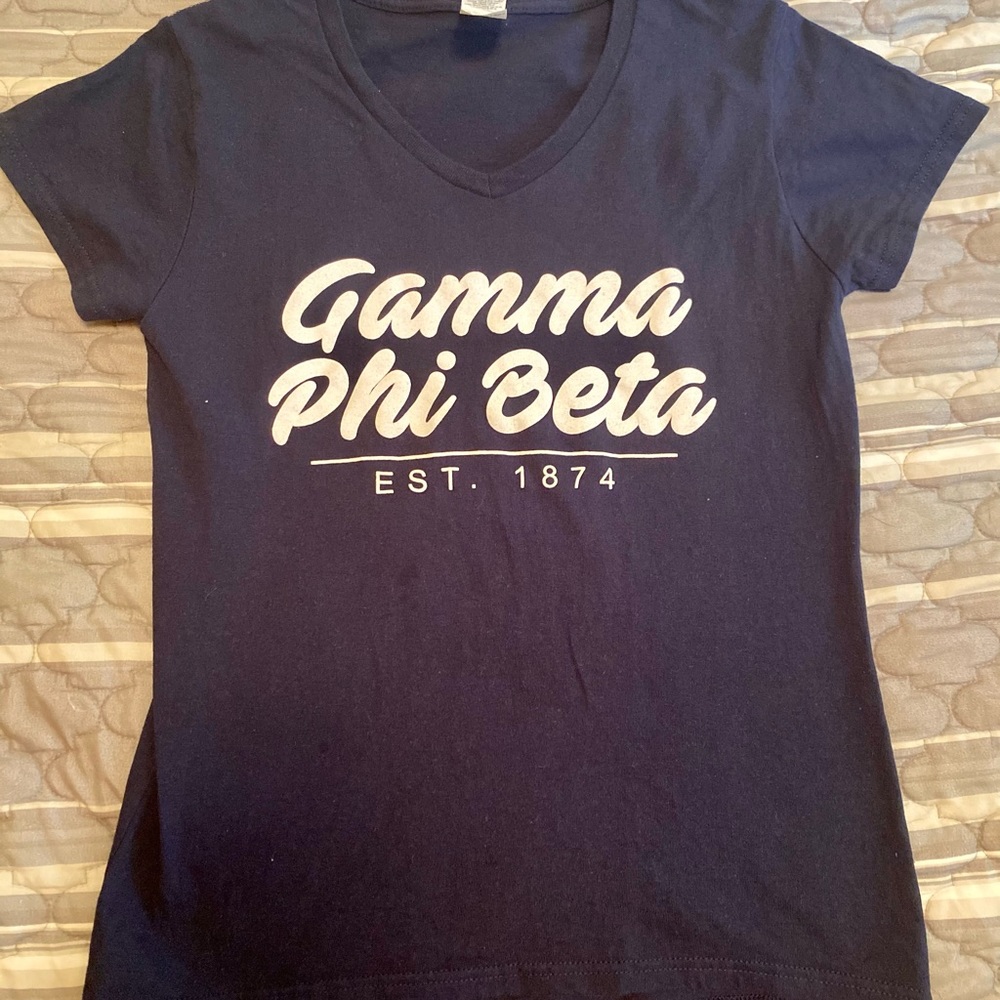 Gamma phi Beta V-neck tee